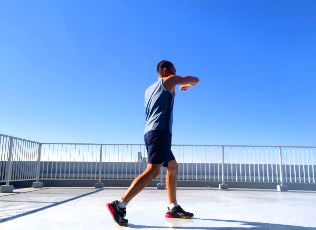 ボディコンバット,レスミルズ,レスミルズインストラクター,ボディコンバット93,ウォーミングアップ上半身,ポイント